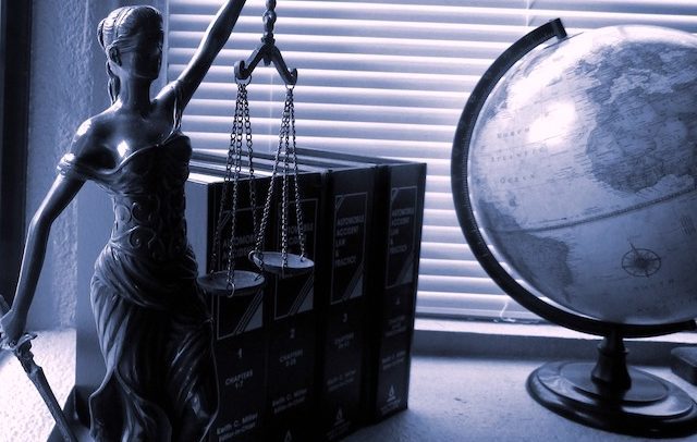 Polizze obbligatorie, l’avvocato è responsabile anche per i collaboratori
