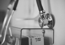 Speciale elargizione a favore dei familiari superstiti degli esercenti le professioni sanitarie deceduti per COVID19 L'INAIL, con la circolare n. 1 del 3 gennaio 2023 ha reso note le procedure e modalità di erogazione della speciale elargizione a favore dei familiari superstiti degli esercenti le professioni sanitarie, degli assistenti sociali e degli operatori socio-sanitari deceduti per effetto o come concausa del contagio da Covid-19.