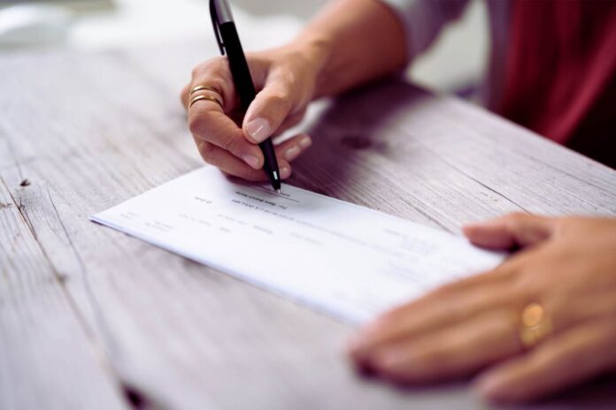 persona firma assegno Assegno di inclusione, non commettere mai questo errore