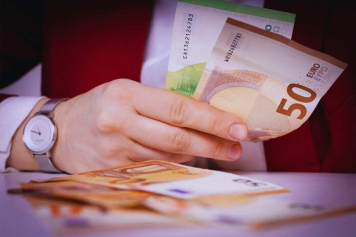 Stipendi, aumenti per questi lavoratori