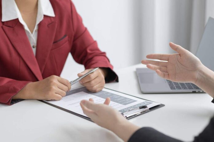 Colloqui di uscita: utilità, diritti e possibili rischi per chi li affronta