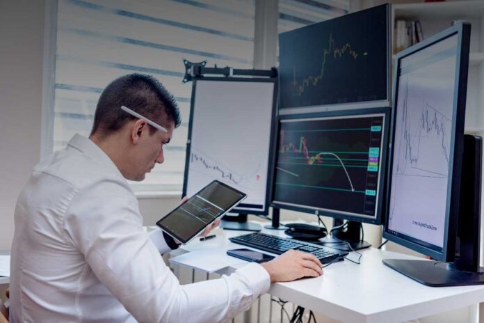 Monitoraggio dei veicoli aziendali: quali tecnologie si usano e cosa prevede la legge