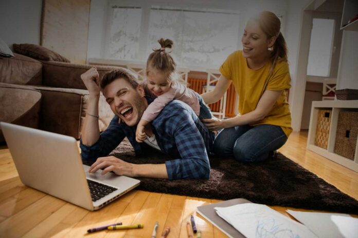 Permessi retribuiti Orari flessibili al lavoro: vantaggi, rischi e cosa puoi davvero chieder