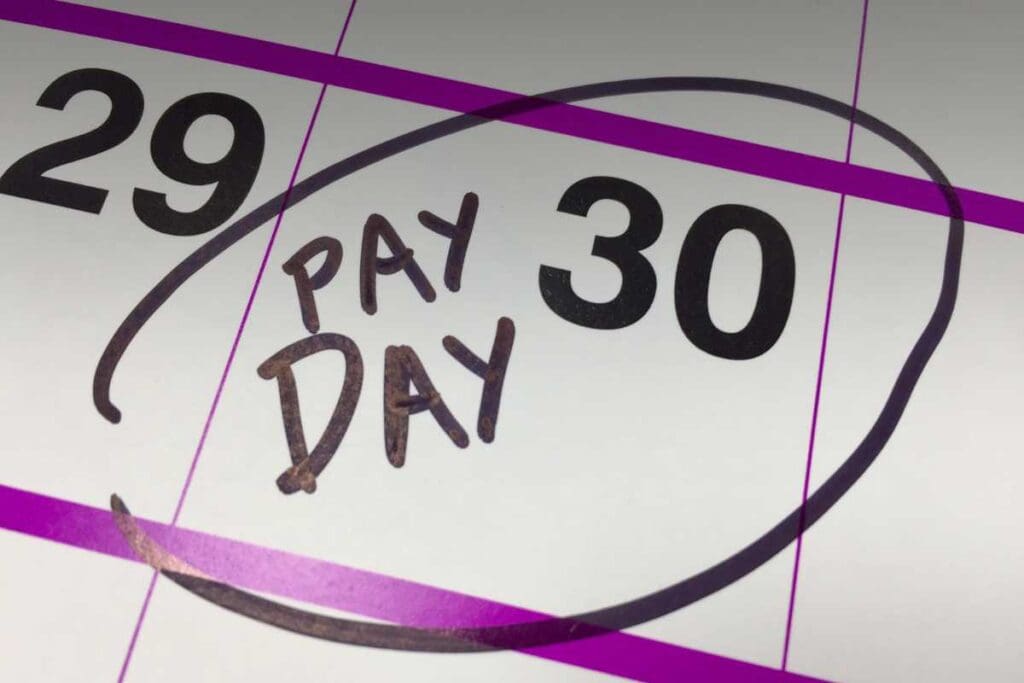 Salario minimo e lavoro: aiuta davvero l’occupazione o la mette a rischio?
