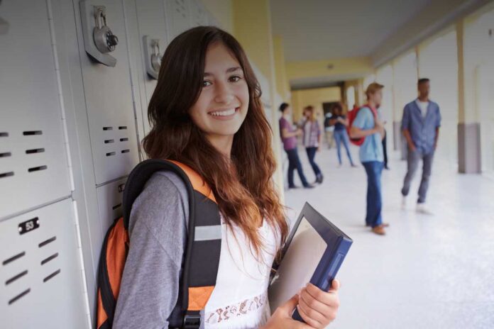 Era post-digitale Scuola e formazione nell'era post-digitale: come preparare le menti del futuro