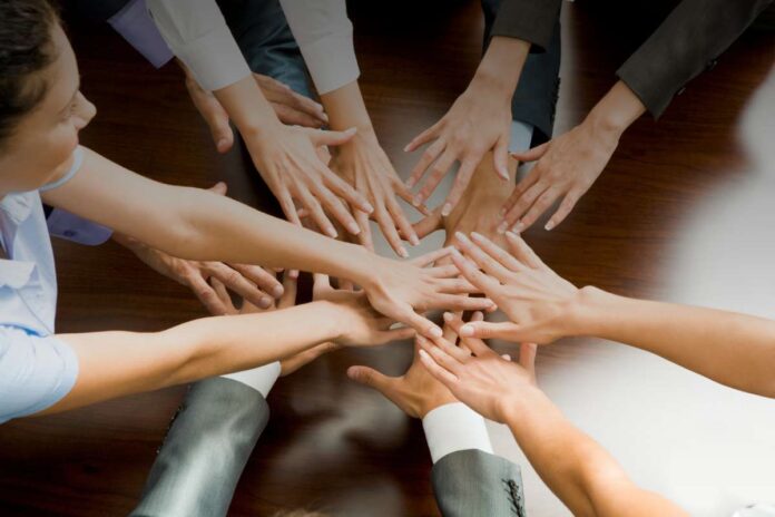 Sindacati e imprese, quando il dialogo funziona, il lavoro migliora per tutti