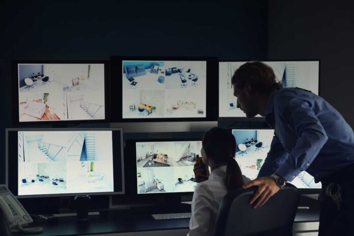 Telecamere, microfoni e software quanto può spiarti davvero il tuo datore di lavoro?