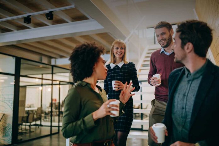 Ti controllano anche in pausa caffè? ecco fin dove può spingersi l’azienda (e dove scatta la tua privacy)