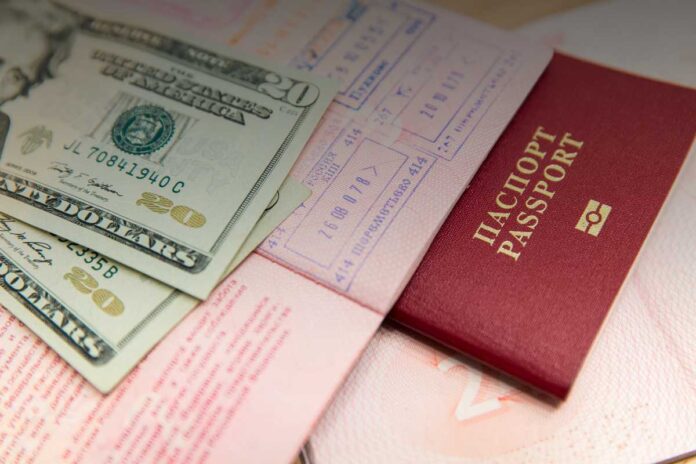 Lavorare all’estero Visti, permessi e leggi locali: cosa devi sapere davvero prima di lavorare all’estero