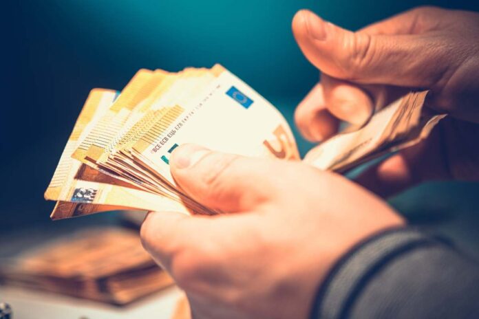 Rinuncia al TFR e fondi pensione: vantaggi, rischi e convenienza reale