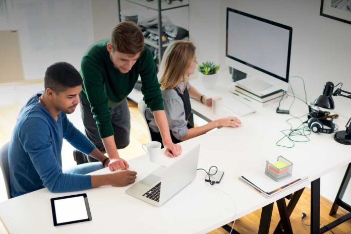 esigenze familiari Lavoro flessibile: quali sono i vantaggi concreti per dipendenti e aziende