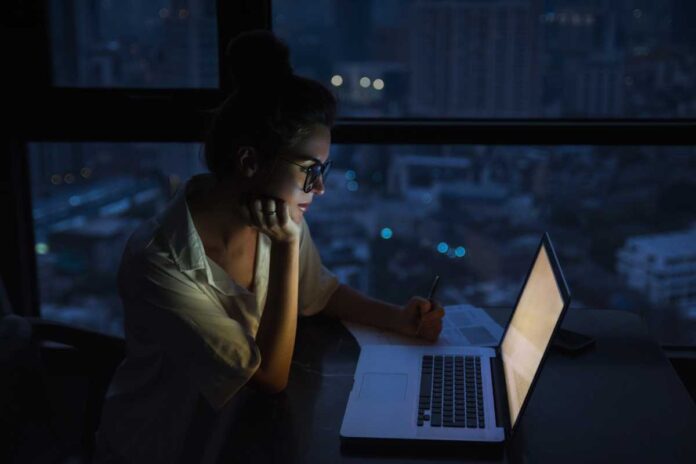 Lavorare da soli: i rischi psicosociali nascosti e come prevenirli