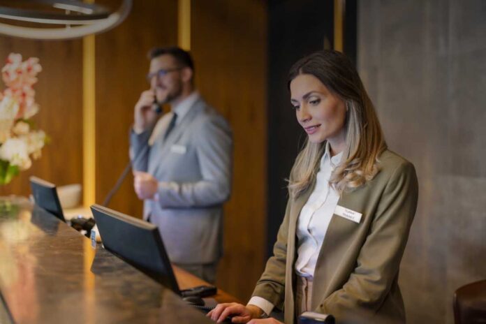 Condizioni di lavoro nelle località turistiche: un’analisi critica tra diritti e realtà