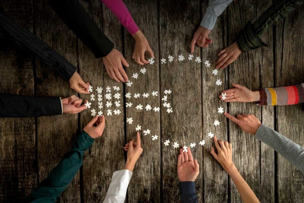 Come sono nate le cooperative sociali e come si sono evolute? Storia, trasformazioni e ruolo attuale