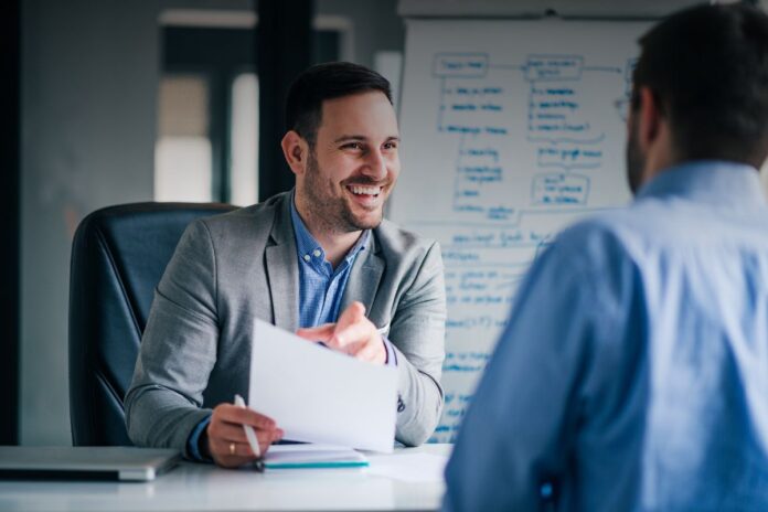 Polizze vita aziendali o individuali? Differenze, vantaggi e quale conviene davvero