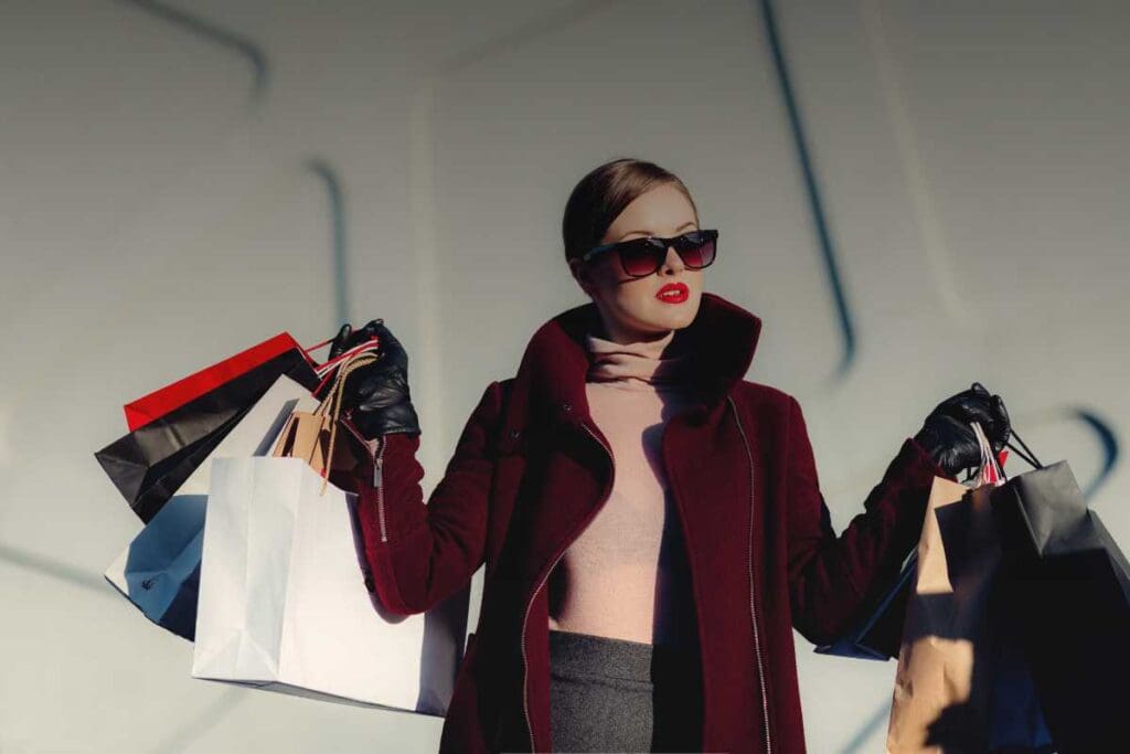 Lavorare nella moda: l’apparenza conta più dei diritti? Tra glamour, precarietà e realtà nascoste