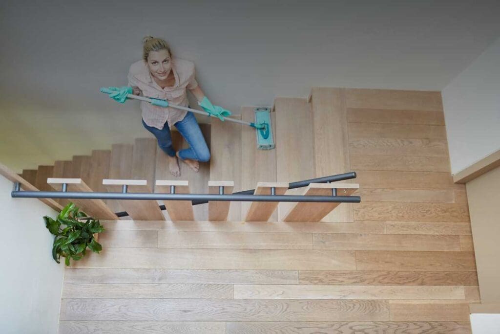 Lavori in condominio: che contratto ti spetta davvero se sei portiere, tecnico o addetto alle pulizie?