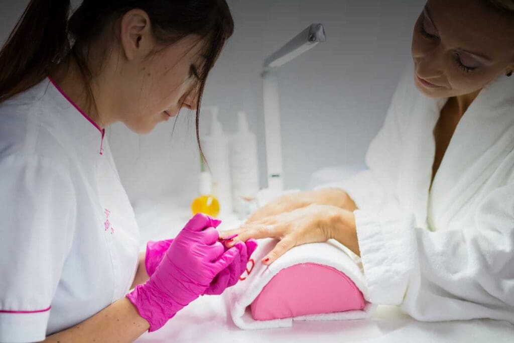 Quali diritti ha chi lavora nei centri estetici e saloni di bellezza? Contratti, orari e abusi da riconoscere