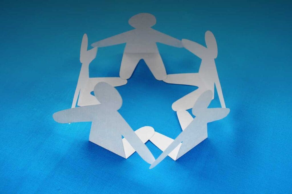 Quali diritti ha chi lavora in una cooperativa sociale? Tutele, limiti e cosa distingue questo settore