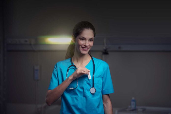 Lavoro notturno nel mondo: cosa prevedono le normative e come tutelano i lavoratori