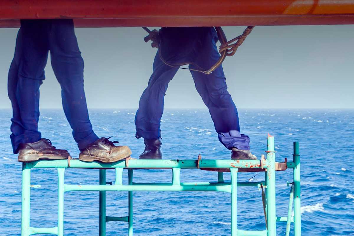 Lavori in quota Quali sono i rischi nei lavori in quota? Come riconoscerli e prevenirli per lavorare in sicurezza