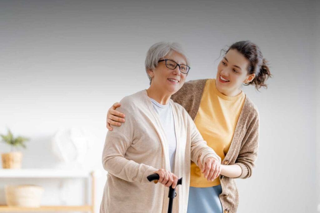 Quanto vale il lavoro di cura non retribuito? L’impatto economico invisibile dell’assistenza familiare