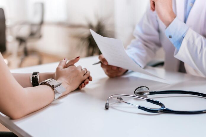 Monitoraggio sanitario remoto: quali sono i vantaggi e i rischi per aziende e lavoratori