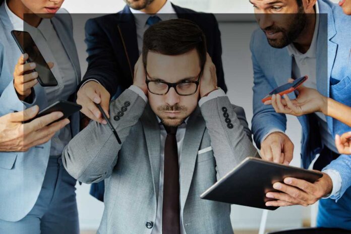 Vessazione sul lavoro Come riconoscere la vessazione sul lavoro? Segnali da non ignorare e quando è il momento di intervenire