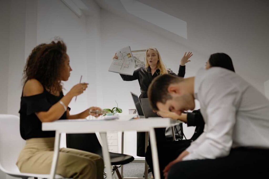 Come si riconosce e si gestisce un conflitto sul lavoro? Segnali, strategie e strumenti per affrontarlo al meglio