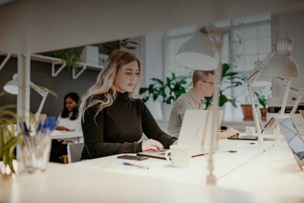 Contratti nei coworking: clausole, diritti e cosa sapere prima di firmare