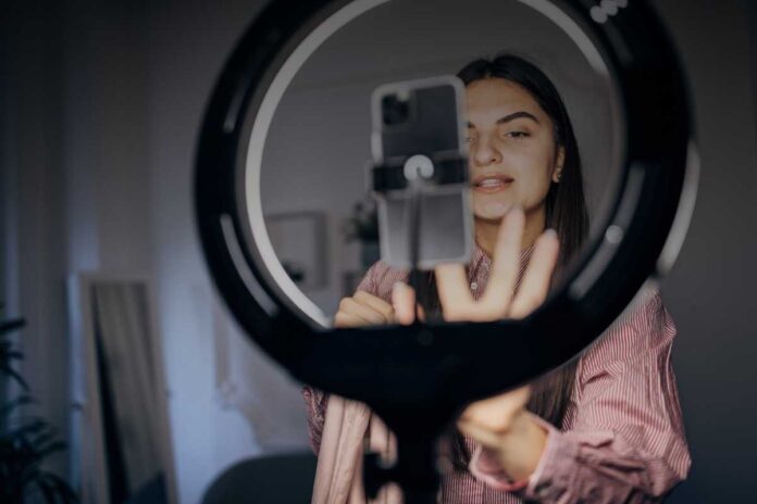 Il boom degli influencer in Italia: numeri, tendenze e impatti sul mondo del lavoro