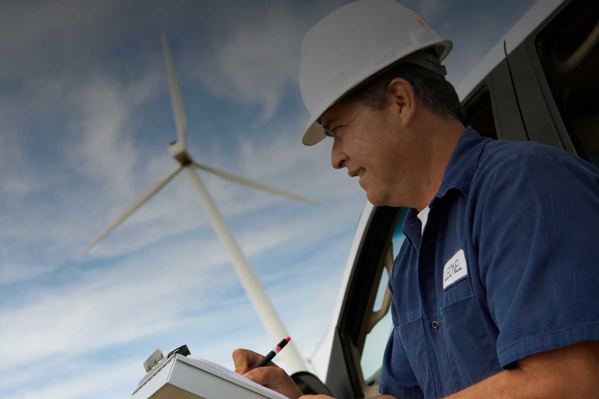 Lavoro e transizione ecologica Professioni del futuro nelle energie rinnovabili: quali sono e come prepararsi