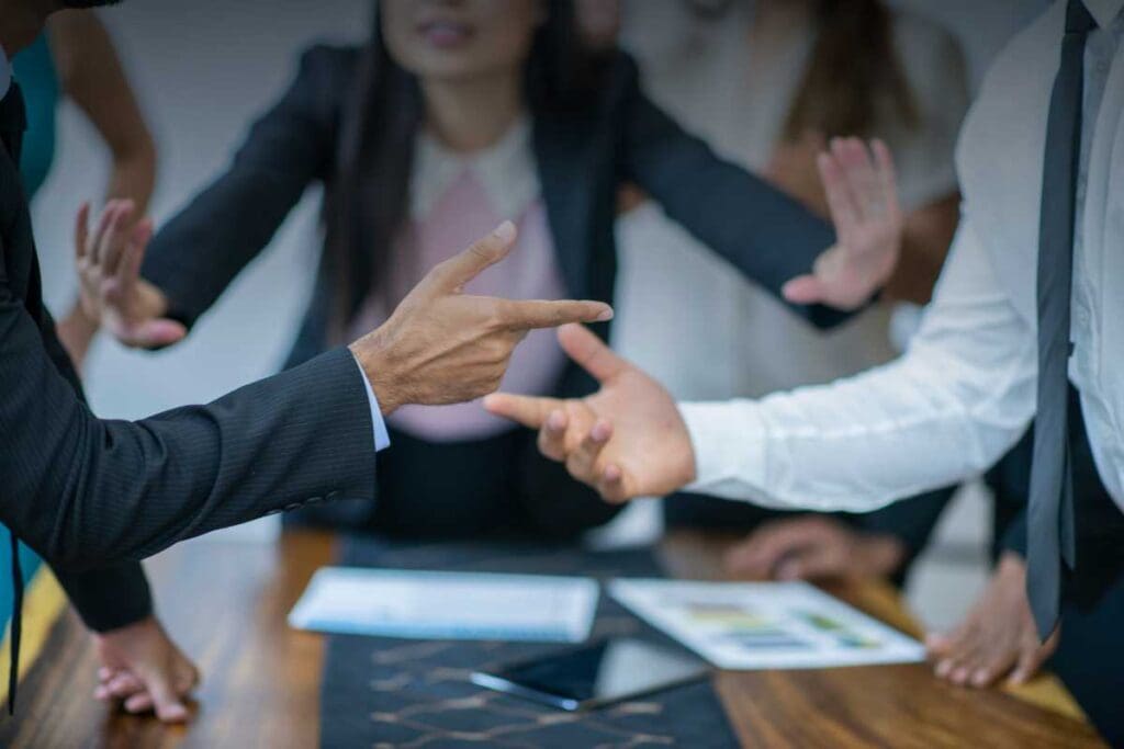 Qual è la differenza tra conciliazione volontaria e obbligatoria? Quando si applicano e cosa cambia per il lavoratore