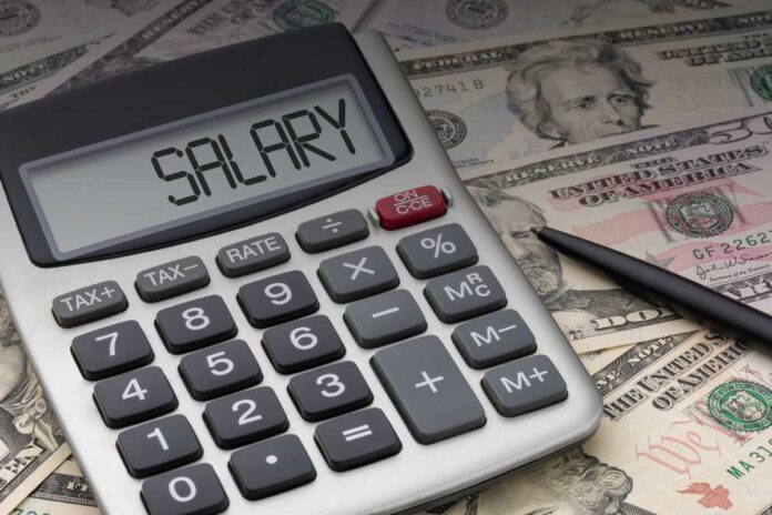 Quali sono le implicazioni economiche delle retribuzioni minime? Effetti su lavoratori, imprese e mercato del lavoro