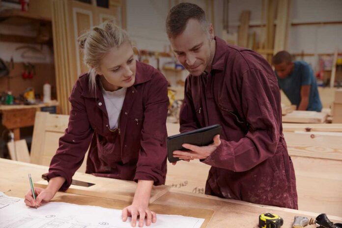 part-time Contratti full‑time e part‑time: quali sono davvero le differenze per lavoratori e aziende?