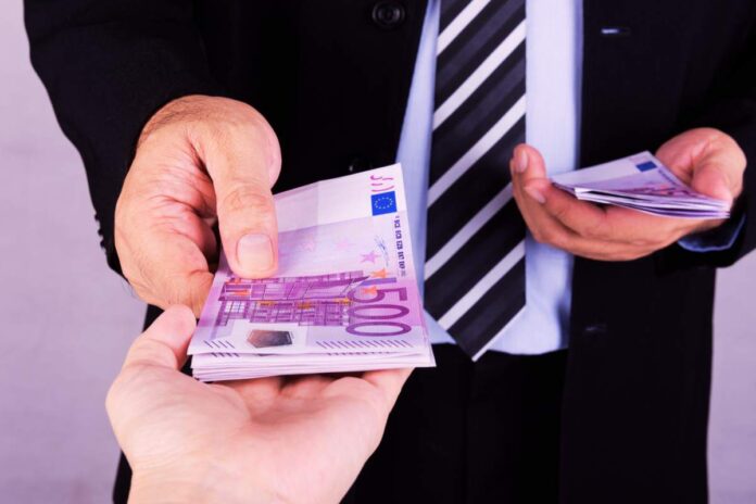 Come recupero i miei soldi se il debitore muore e gli eredi rinunciano