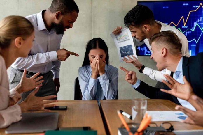 Stress sul lavoro, non serve provare il mobbing: puoi ottenere un risarcimento, tutti i dettagli