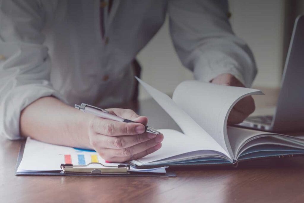 Codici di condotta aziendali: cosa prevedono davvero e perché contano per i dipendenti