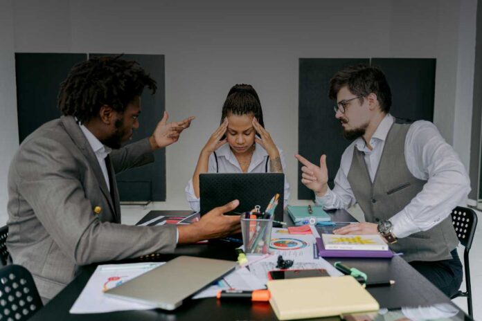 Come le aziende possono prevenire i conflitti interni: strategie e buone pratiche