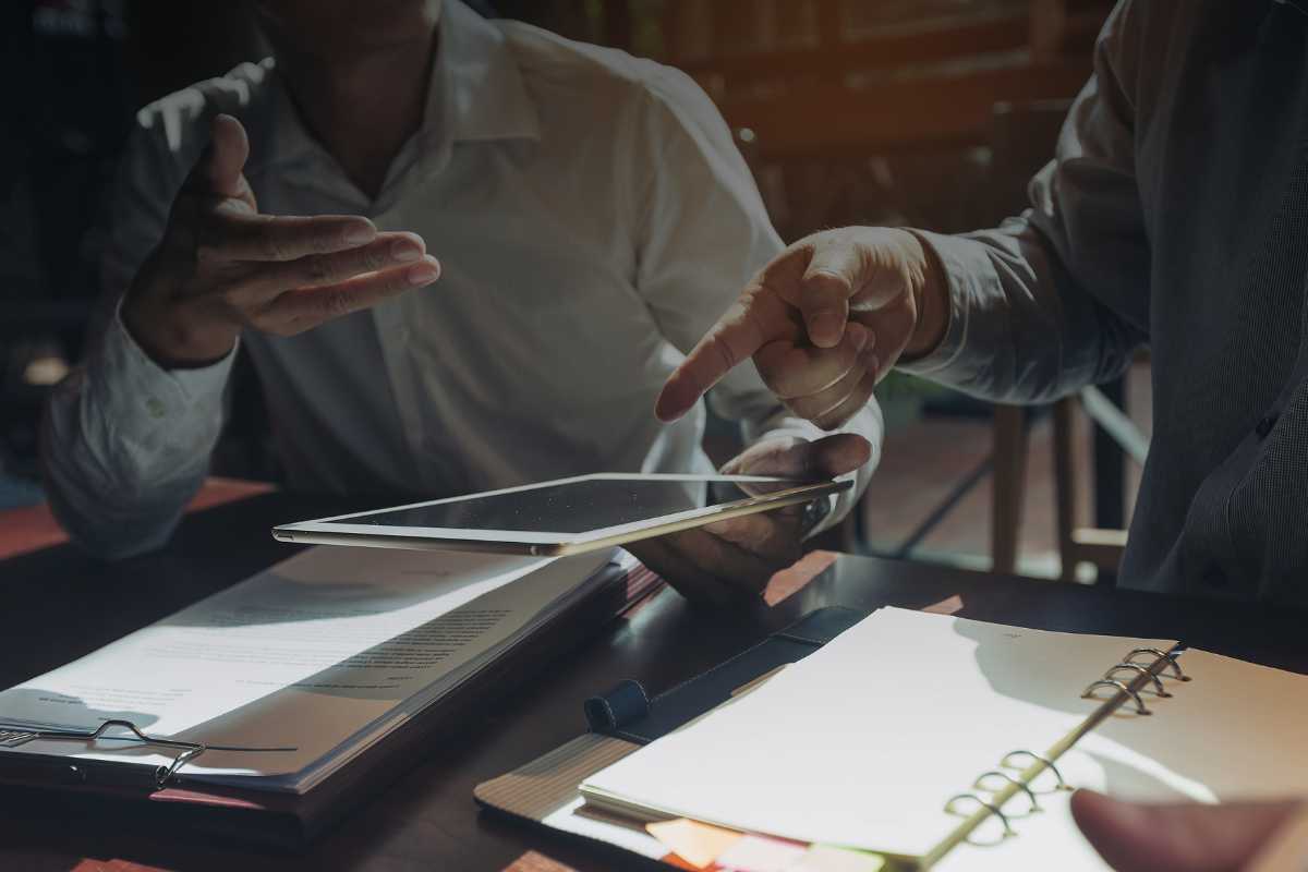 clausole di non concorrenza Contratti di lavoro e clausole di non concorrenza: regole, limiti e diritti