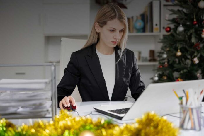 Festività e lavoro: quali tutele sindacali proteggono davvero i lavoratori?