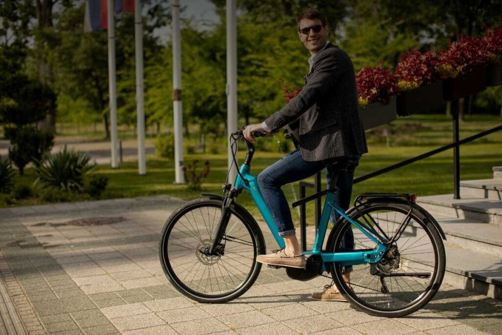 Mobilità sostenibile in azienda: quali sono i veri vantaggi economici per imprese e lavoratori?