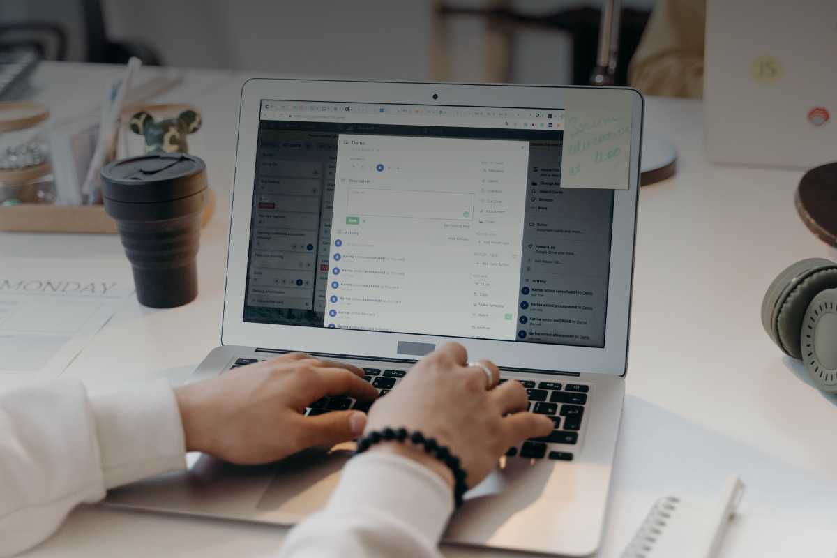 Mail aziendale Monitoraggio della posta aziendale: controllo lecito o invasione della privacy?