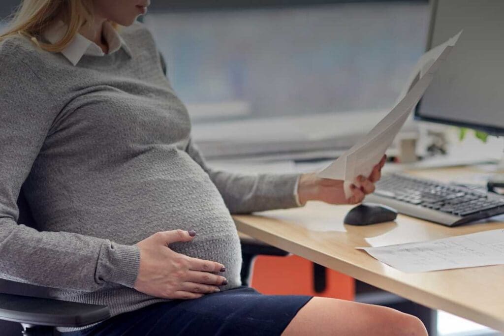 Supporto psicologico per lavoratrici in gravidanza: strumenti e risorse utili