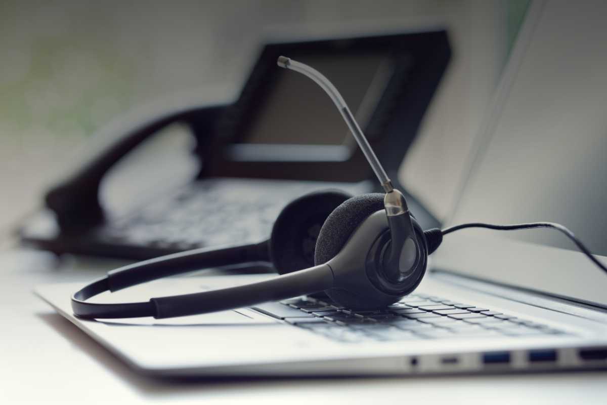 call center multilingue Dalla privacy agli orari di lavoro: le regole (spesso ignorate) che guidano i call center in Europa e in Italia