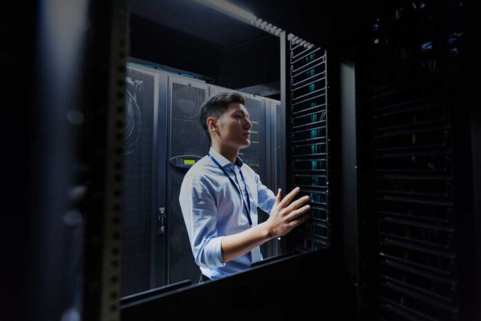 Dietro il cloud: come funziona davvero la sicurezza nei data center