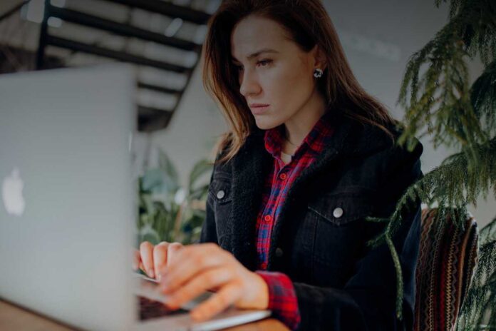 Lavoro digitale e leggi: un equilibrio delicato tra diritti e innovazione