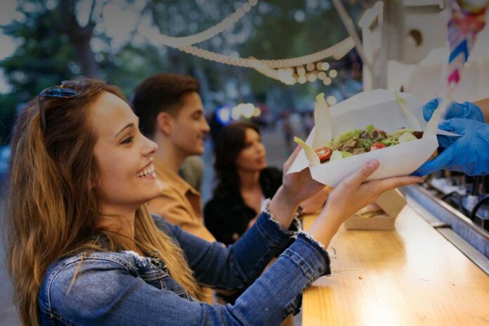 Street food e stand affollati: i retroscena della sicurezza alimentare nei festival