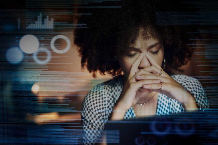 Lavoro e sovraccarico cognitivo: quando la fatica mentale diventa rischio professionale