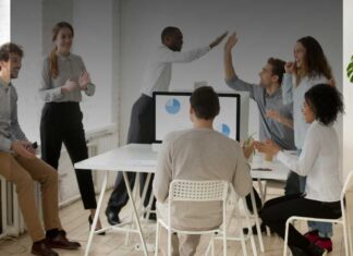 Tecnologia umanista: strumenti al servizio dell’uomo Tecnologia umanista: strumenti al servizio dell'uomo